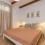 فيلة House Barba - Vrana