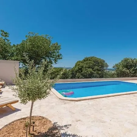 House Barba - Vrana