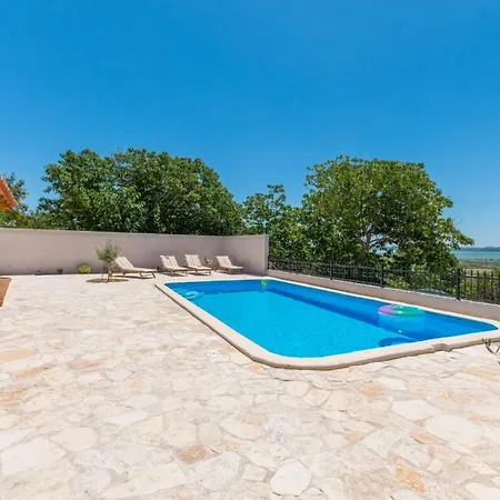 House Barba - Vrana
