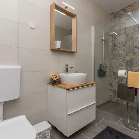 House Barba - Vrana